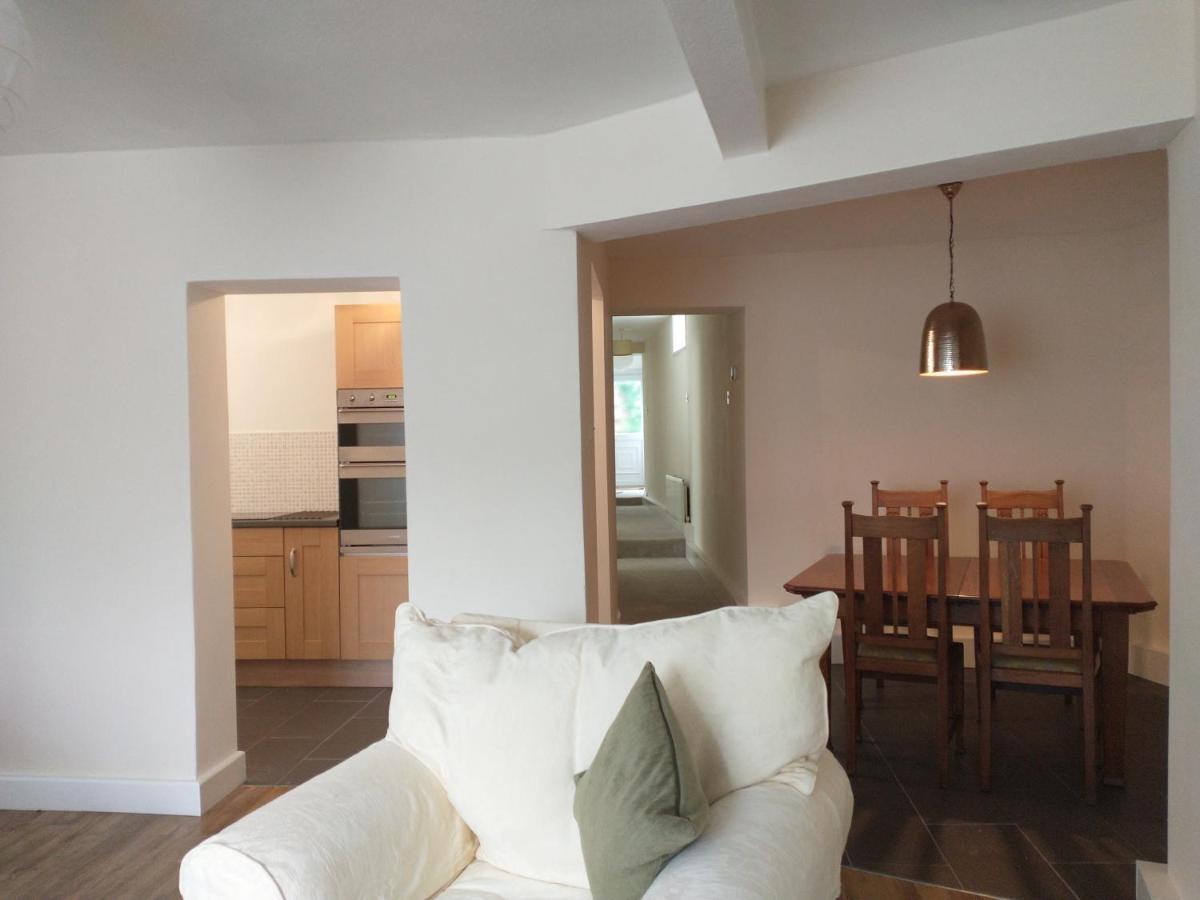 Spacious 2-Bed Apartment In Ruthin Extérieur photo