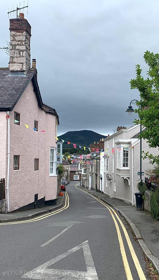 Spacious 2-Bed Apartment In Ruthin Extérieur photo